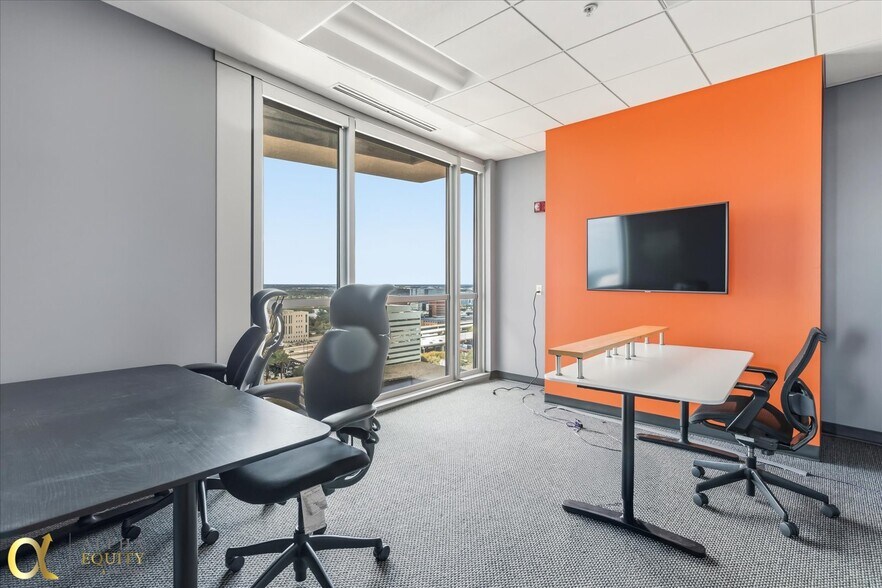 More Photos Of 189 S Orange Ave, Orlando Office Residential For Sale
