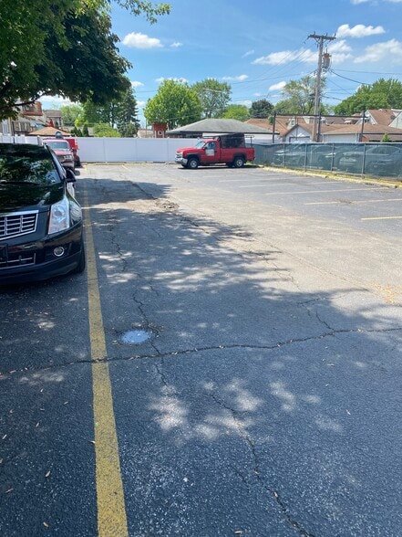 More Photos Of 7107 W Belmont Ave, Chicago Medical For Lease