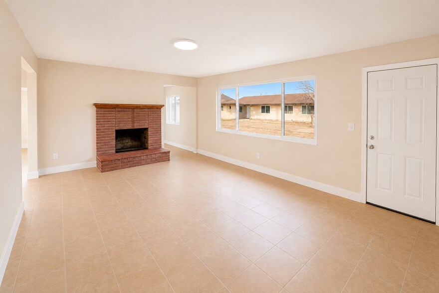 More Photos Of 16012-16020 Juniper St, Hesperia Assisted Living For Lease