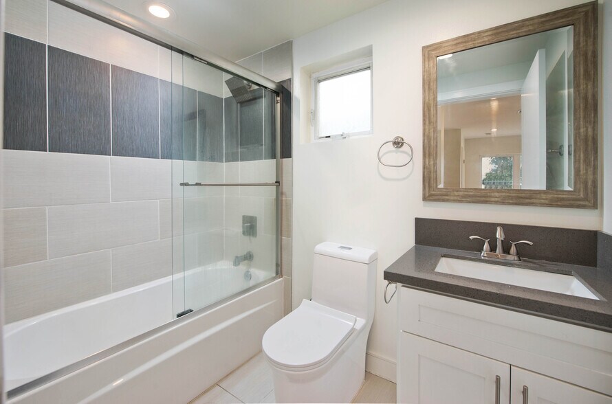 More Photos Of 635 N Harvard Blvd, Los Angeles Apartments For Sale