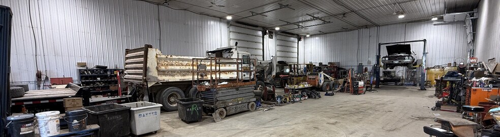 More Photos Of 1065 Oxford St, Sunnyside Industrial For Sale