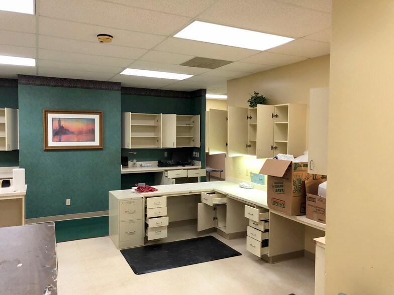 More Photos Of 3809 New Covington Pike, Memphis Medical For Lease