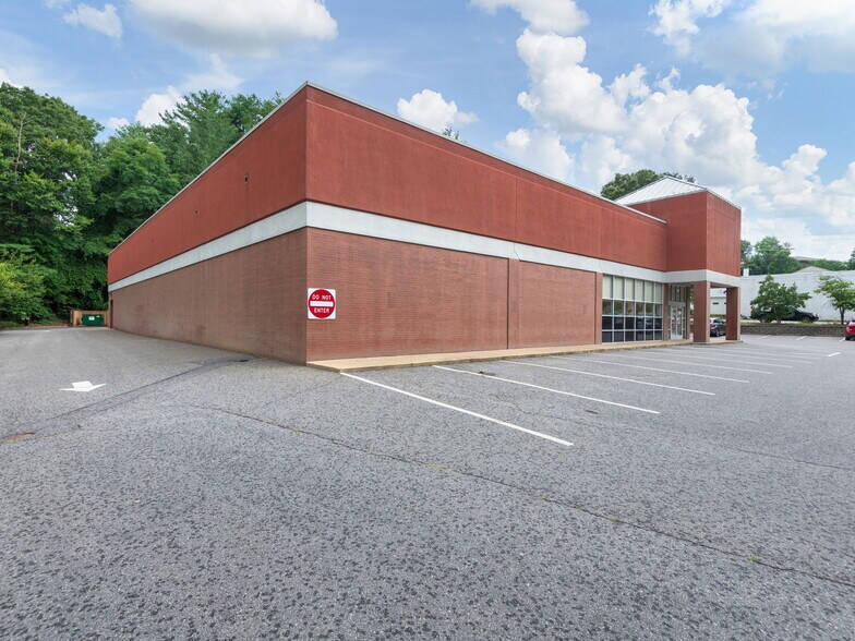 More Photos Of 275 Mcdowell St, Asheville Medical For Sale