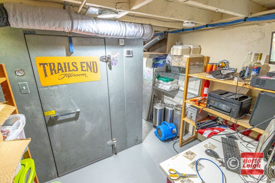 More Photos Of 252 Front St, Monument Freestanding For Sale