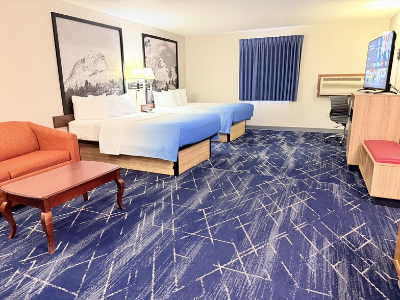More Photos Of 800 Mammoth St, Hot Springs Hotel For Sale