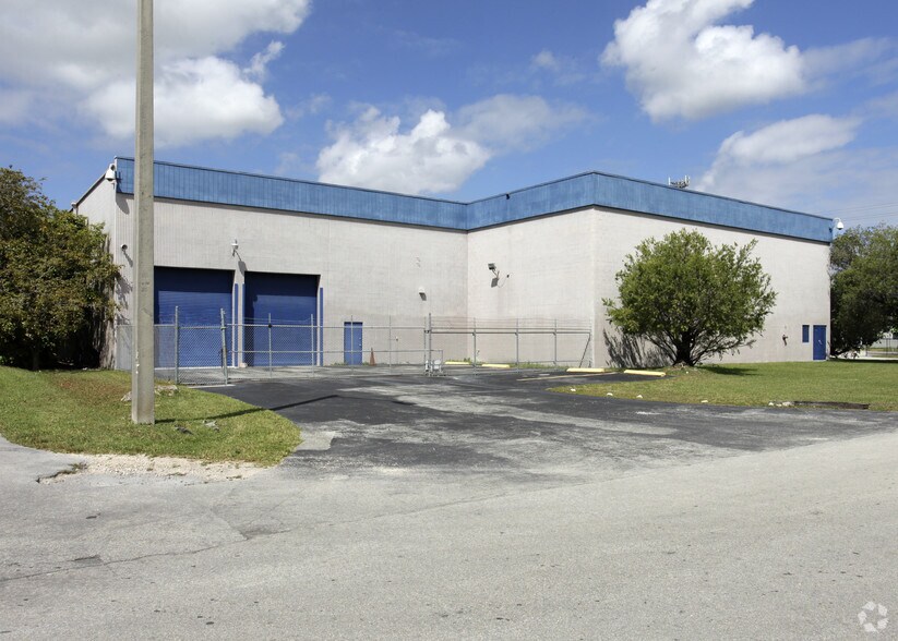 More Photos Of 8800 NW 15th St, Miami Warehouse For Lease