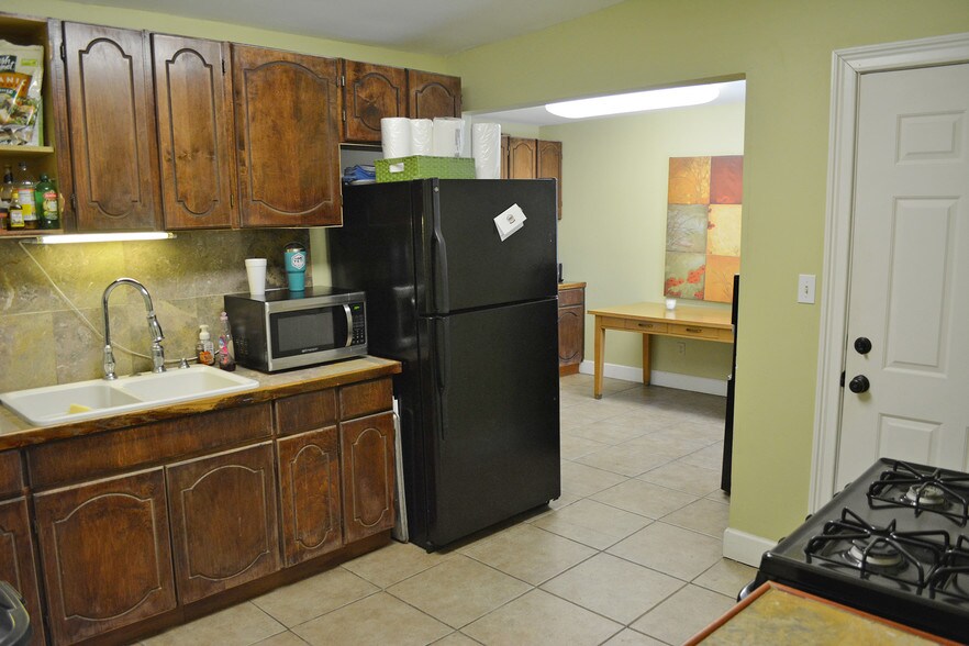 More Photos Of 3213 Executive Park Cir, Mobile Office For Sale