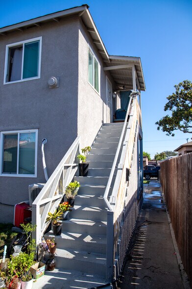 More Photos Of 2913 Illinois Ave, South Gate Apartments For Sale