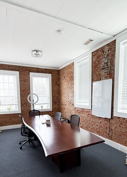 More Photos Of 25 E Main St, Buford Office For Sale