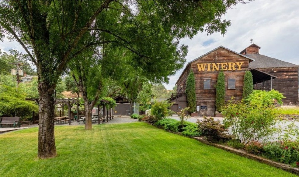 More Photos Of 14600 S Highway 101, Hopland Winery Vineyard For Sale