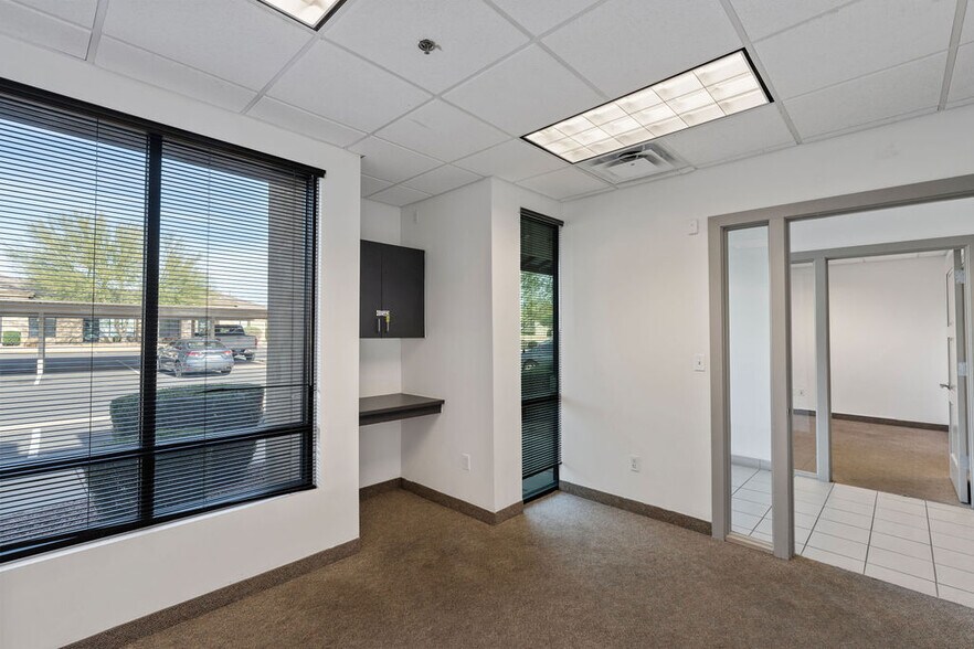 More Photos Of 7165 E University Dr, Mesa Medical For Lease