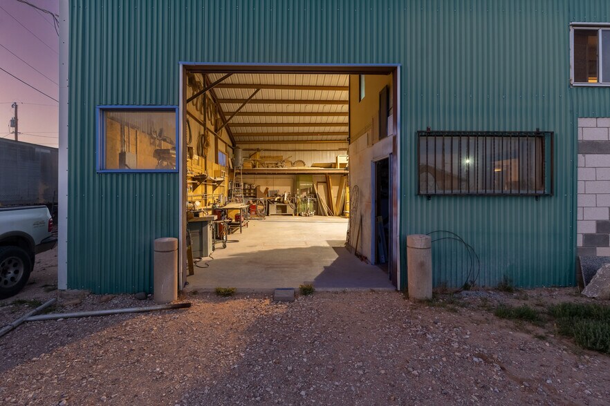 More Photos Of 14751 Horizon Blvd, Horizon City Warehouse For Lease