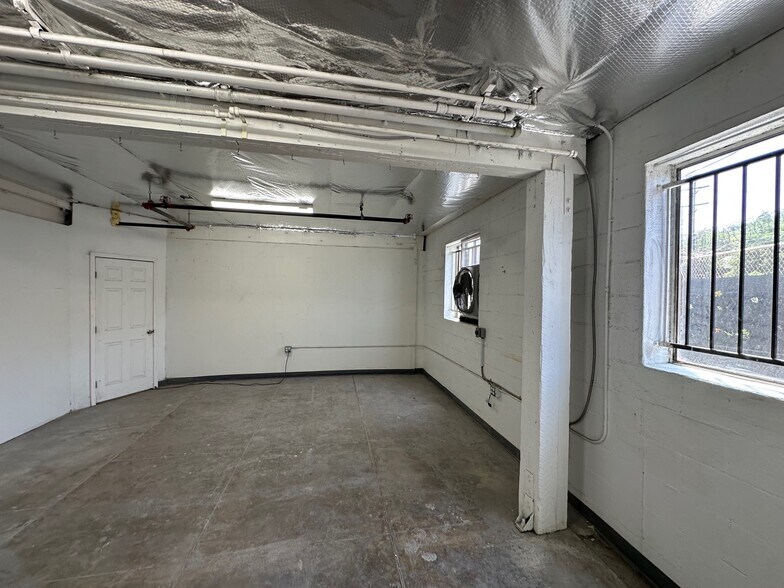 More Photos Of 3707-3711 Medford St, Los Angeles Manufacturing For Lease