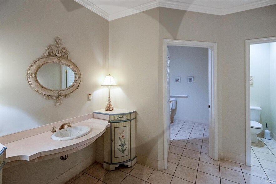 More Photos Of 505 Main St, Vincennes Office Residential For Sale