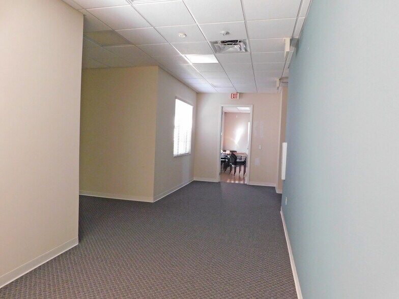 More Photos Of 372-390 N Babcock St, Melbourne Medical For Lease