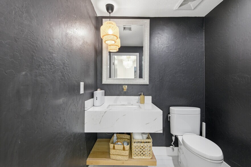 More Photos Of 610 E Roosevelt St, Phoenix Storefront Retail Residential For Sale
