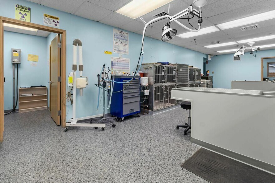 More Photos Of 150 Mensa Dr, Noblesville Office For Sale