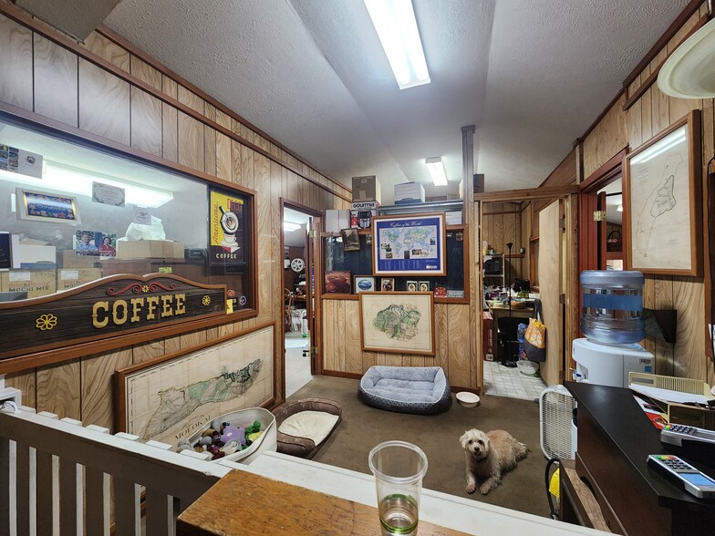 More Photos Of 1818 Kahai St, Honolulu Warehouse For Sale