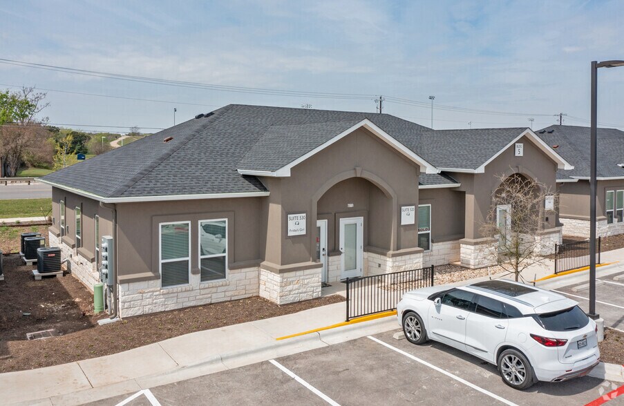 More Photos Of 660 S Bagdad Rd, Leander Office For Sale