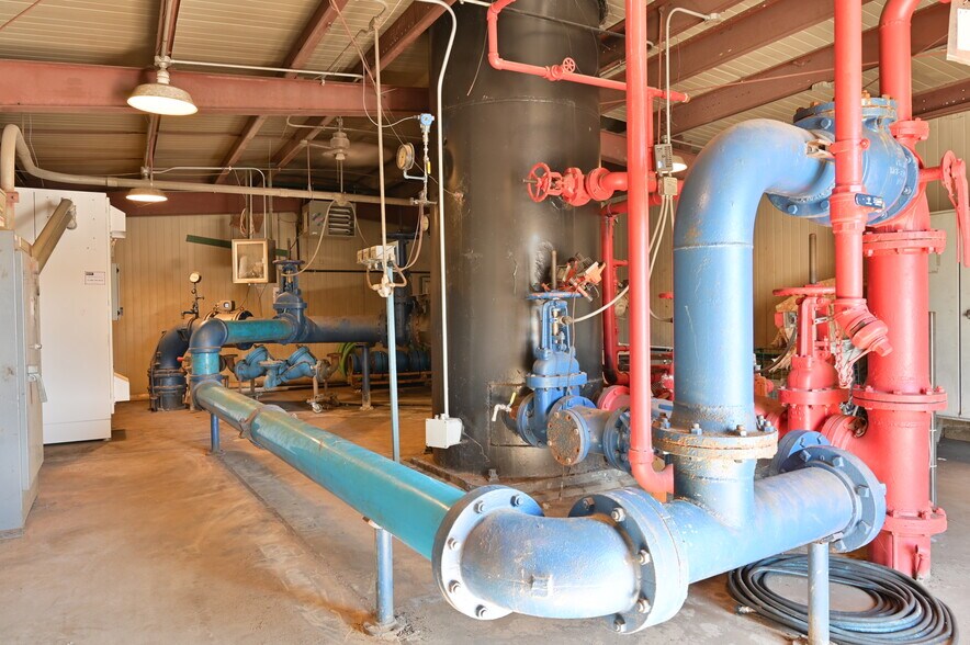 More Photos Of 680 E John St, Markesan Warehouse For Lease