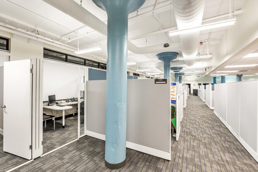 More Photos Of 80 Optical Dr, Southbridge Flex For Lease