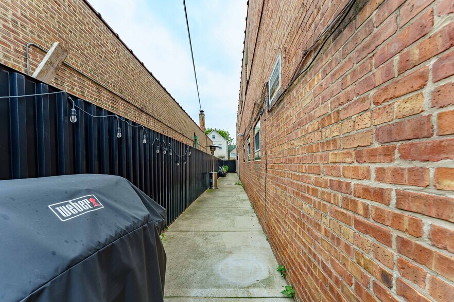 More Photos Of 2724 W 51st St, Chicago Storefront Retail Residential For Sale