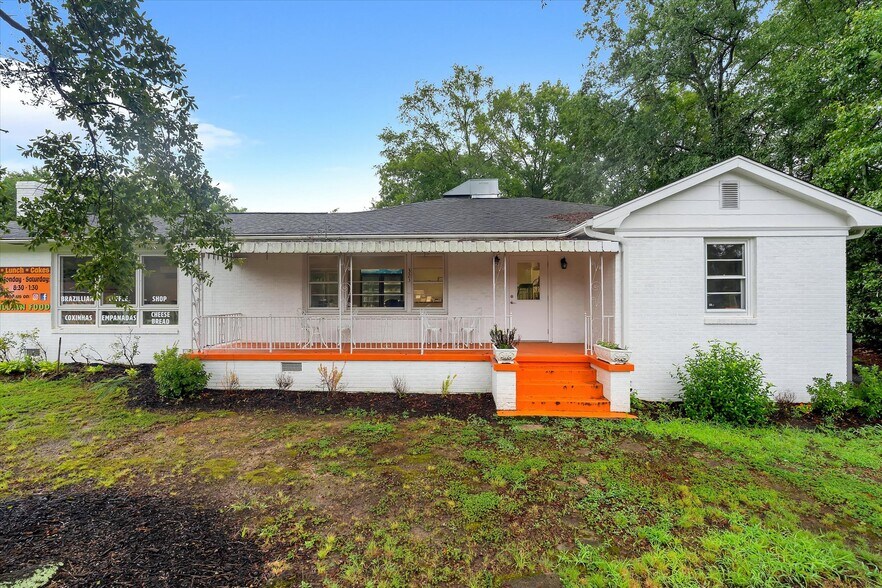 More Photos Of 323 W Georgia Rd, Simpsonville Restaurant For Sale