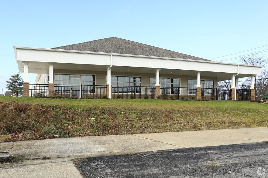 More Photos Of 6285 Royalton Rd, North Royalton Freestanding For Lease