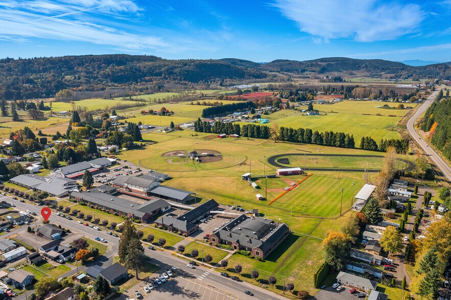 More Photos Of 424 Williams St, Mossyrock Office For Lease