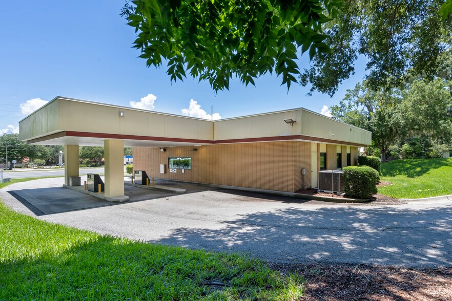 More Photos Of 410 E Palm St, Fruitland Park Bank For Sale