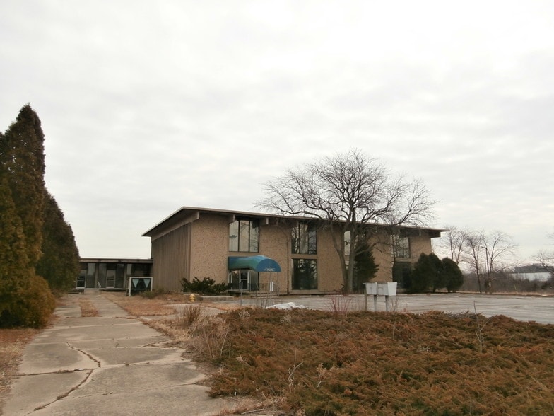 More Photos Of 80-90 North St, Park Forest Manufacturing For Sale