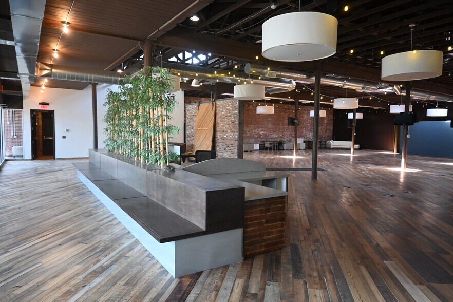 More Photos Of 2566 Leavenworth St, Omaha Storefront Retail Office For Sale