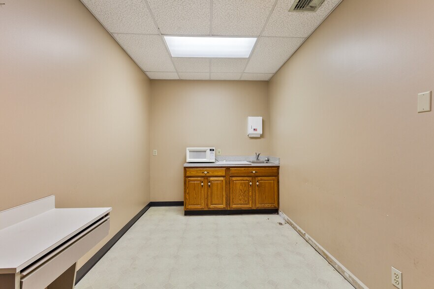 More Photos Of 1227 W Liberty St, Allentown Medical For Sale