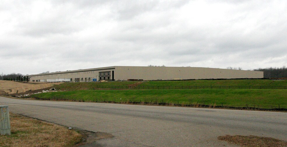 More Photos Of 366 Stateline Rd E, Southaven Warehouse For Lease