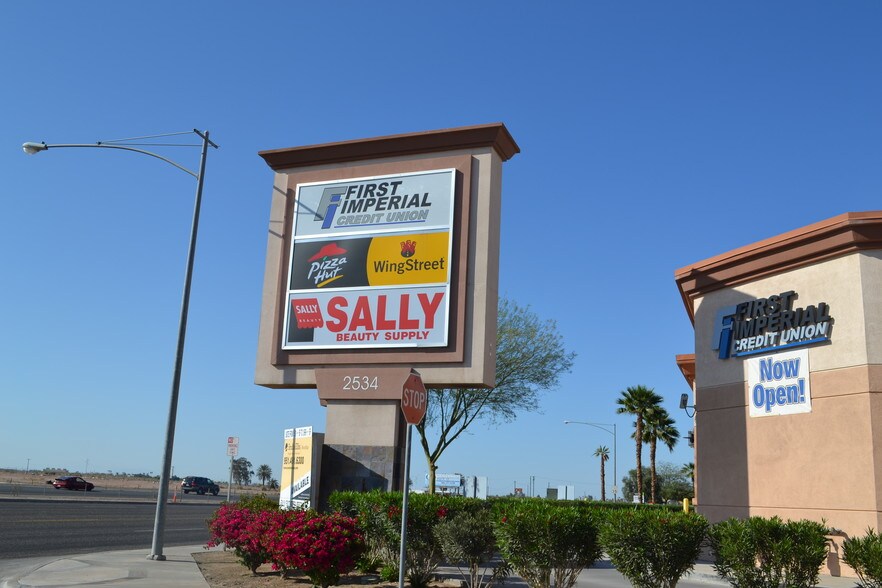 More Photos Of 2534 Rockwood Ave, Calexico Bank For Sale