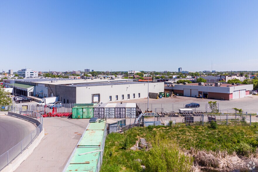 More Photos Of 1000-1010 Belfast Rd, Ottawa Storefront For Lease