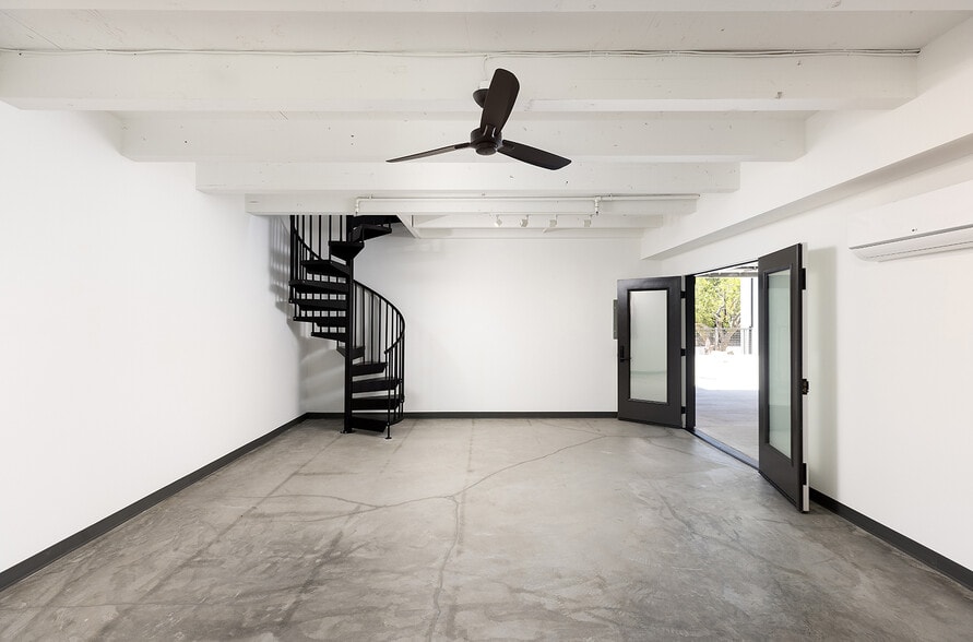 More Photos Of 20412-20432 Laguna Canyon Rd, Laguna Beach Office For Lease