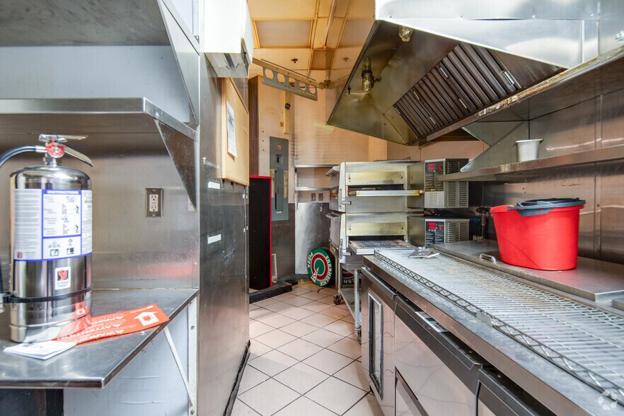 More Photos Of 1601-1715 152 St, Surrey General Retail For Lease