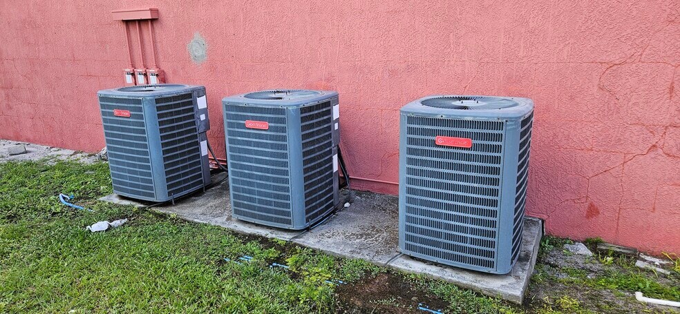 More Photos Of 3250 Dundee Rd, Winter Haven Office For Sale