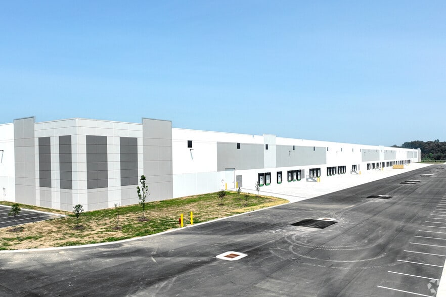 More Photos Of 10015 Archer Drive, Brownsburg Distribution For Lease