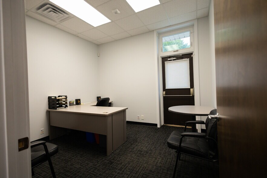 More Photos Of 190 Tenby Chase Dr, Delran Office For Lease