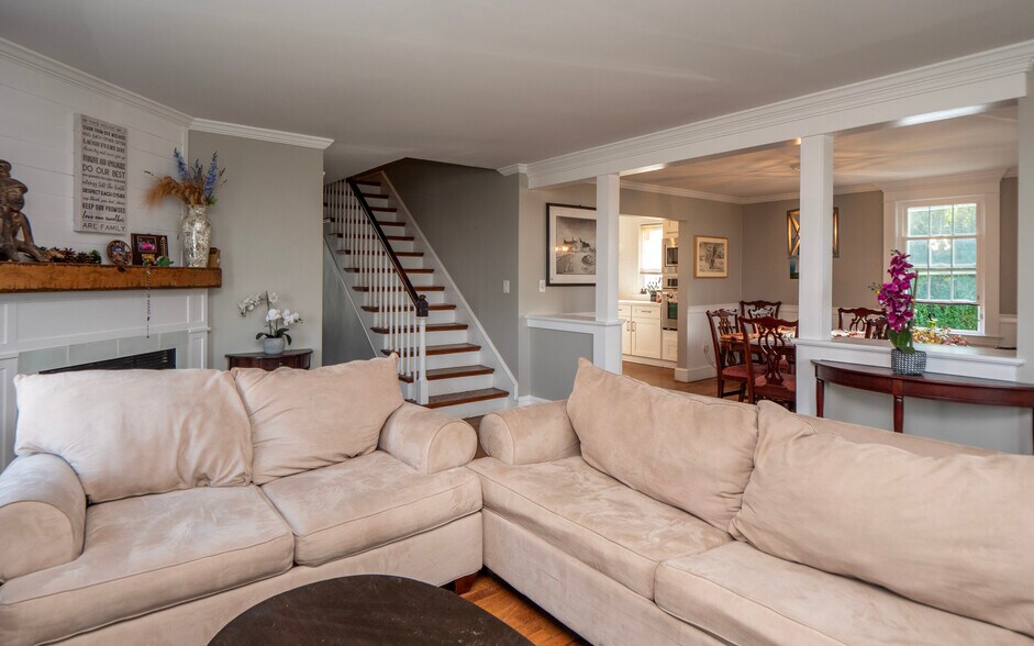 More Photos Of 999 Aquidneck Ave, Middletown Flex For Sale