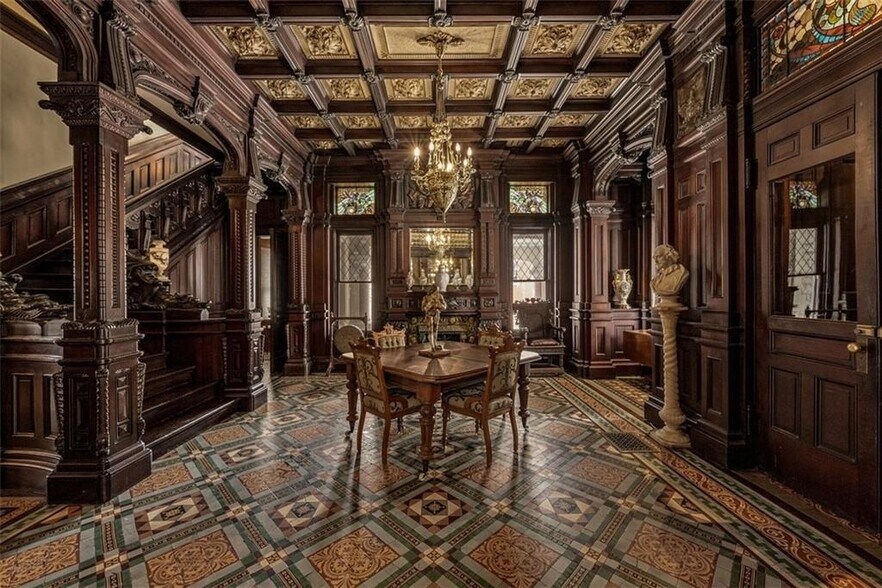 More Photos Of 809 Hall St, Saint Joseph Hospitality For Sale