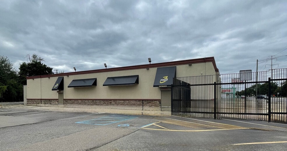 Primary Photo Of 21221 W Eight Mile Rd, Detroit Auto Repair For Sale