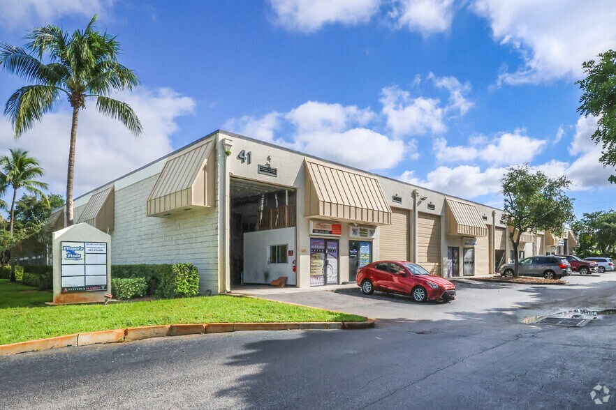 Primary Photo Of 41 N Congress Ave, Delray Beach Service For Lease