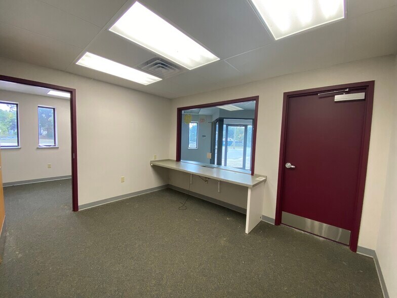 More Photos Of 2704 Jedderds Ave, Fort Wayne Warehouse For Sale