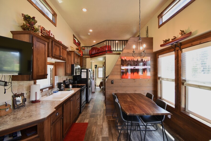 More Photos Of 3555 Yale Kilgore Rd, Island Park Multifamily For Sale