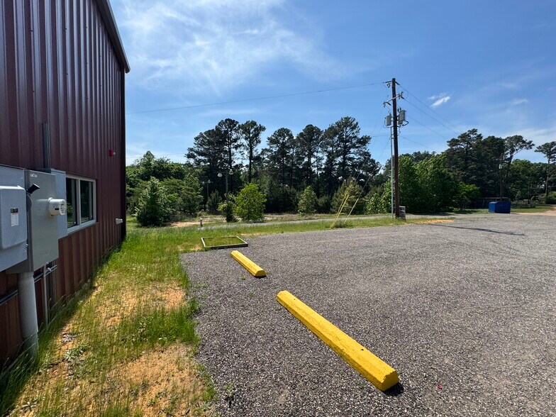 More Photos Of 2130 Country Club Rd, Palestine Golf Course Driving Range For Sale