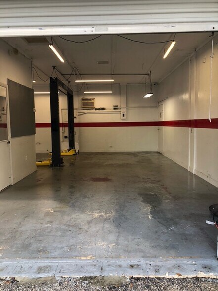 More Photos Of 800 W Sr 434, Longwood Auto Repair For Sale