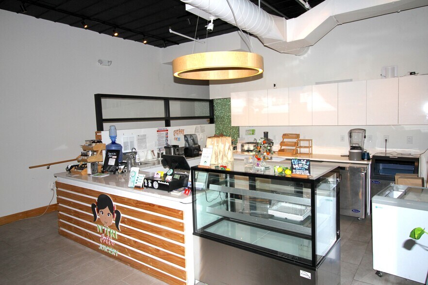 More Photos Of 18-22 Engle St, Englewood General Retail For Lease